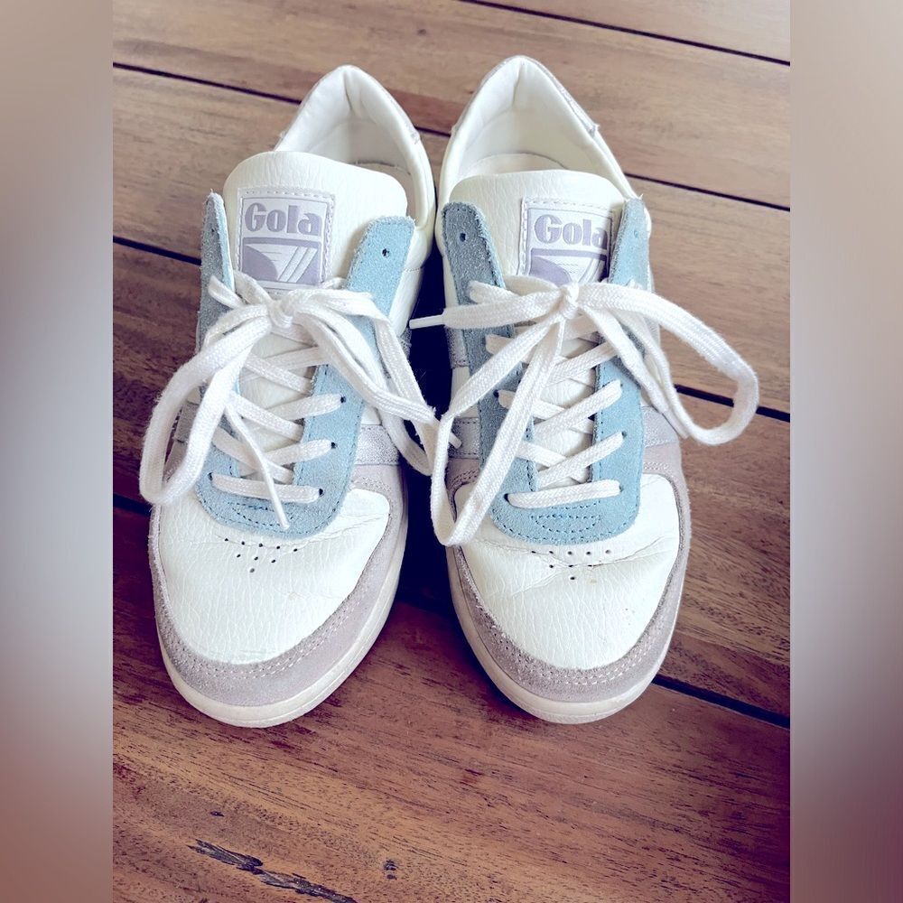 Gola Size 5 Women's White and Blue Sneakers with silver and yellow trim! CUTE!
